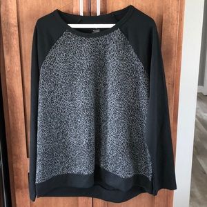 Women’s long sleeved Van Heusen top NWT!